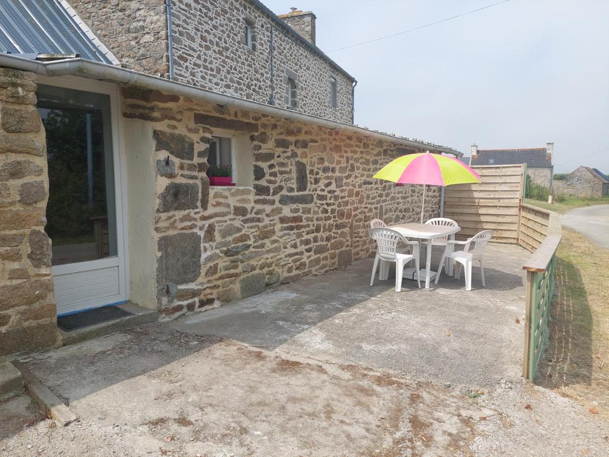 Gite Kerlosvezan, A La Campagne, Proche Mer Lampaul-Ploudalmézeau Exterior foto
